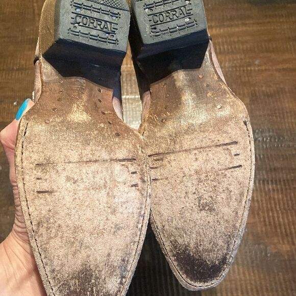 CORRAL KIDS' EMBROIDERED SQUARE TOE WESTERN BOOTS - Picture 12 of 14